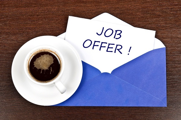 When to accept or not accept a job offer and go for a job change.