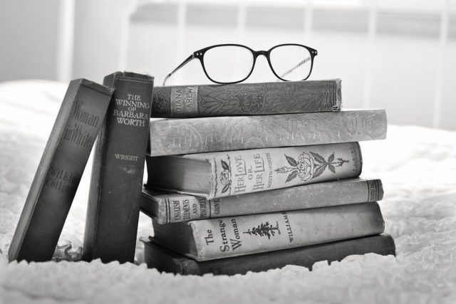 Build a monumental English vocabulary, one step at a time.